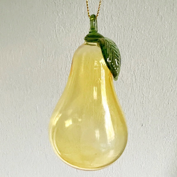 Unikt mundblæst glasornament i form af en gule pære - Ideelt til juletræ, køkkenvindue eller dekorativ gren. 