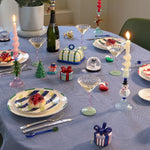 Skab magisk julestemning med vores glasstager i filigrant design. Perfekt til at bringe elegant og sjov twist til din juledekoration. Snemandsstagen er både sød alene eller i kombination med de andre skønne julestager.