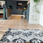 Håndvævet recycle tæppe Manoush - sort/natur - 70 x 140 cm