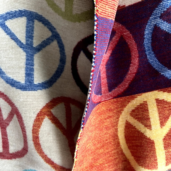 Plaid i de skønneste farver med Peace motiv