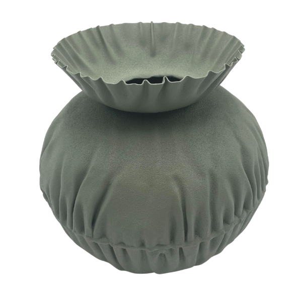 Vase i originalt design - Vasen er lavet i en flot grøn farve og er i mat metal - Perfekt til tørrede blomster - Online her RAUMTRAUM.dk