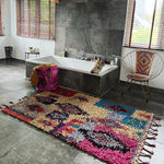 Tæppe i enormt smukt, sprælsk og dynamisk design - Harmonisk farveharmoni - RAUMTRAUM.dk