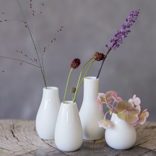 Mini vaser i hvid - festligt bord