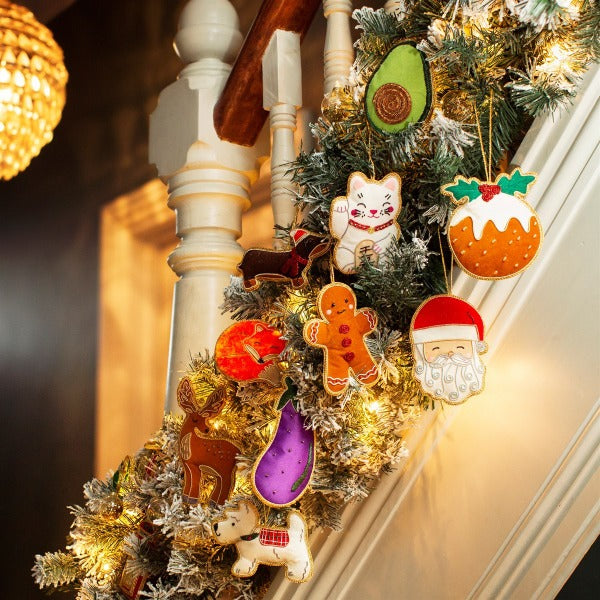 Ekstravagante og sjove julekugler finder du hos RAUMTRAUM.dk - Skønne samleobjekter til juletræet 