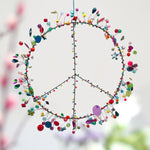 Fredsophæng - peace love and harmony - Købes hos RAUMTRAUM.dk - Fredsophæng til dekoration af vindue eller et hjørne, der mangler lidt liv og glade dage.