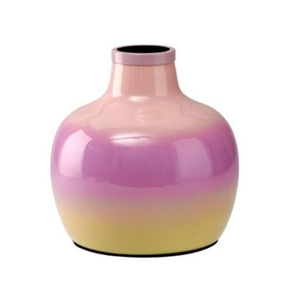 Buttet vase i metal i bedårende design - Super smukke farver til dig, der elsker pastelfarver - Den flotte og moderne vase er smuk i sig selv og med farvestrålende blomster, bliver den endnu flottere - RAUMTRAUM.dk
