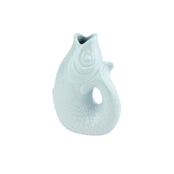 Lille vase til bordpynt - Fisk i lyseblå farve  - Vasen kan bruges på flere interessante måder og er sød med eller uden blomster. Fåes i flere størrelser.